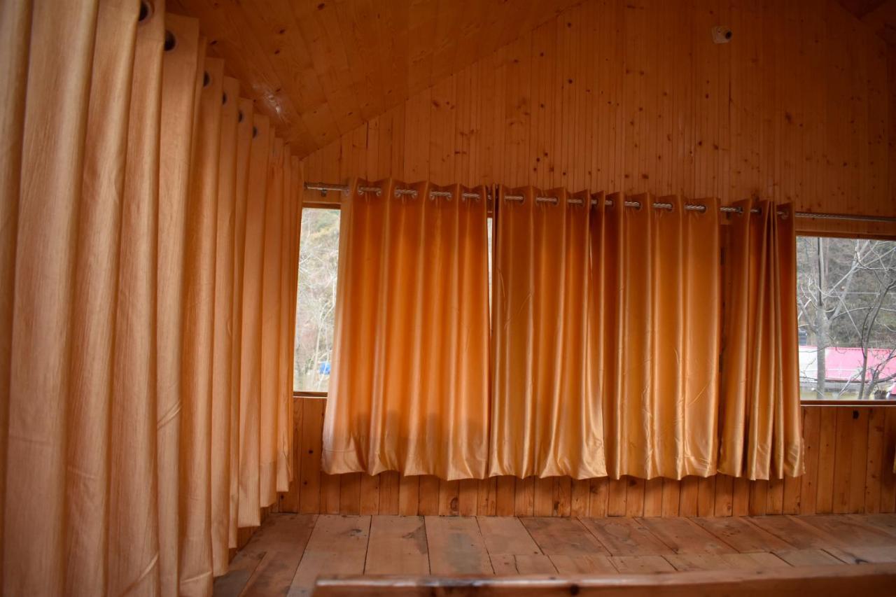 Moksha - By The River Villa Jibhi Exterior foto
